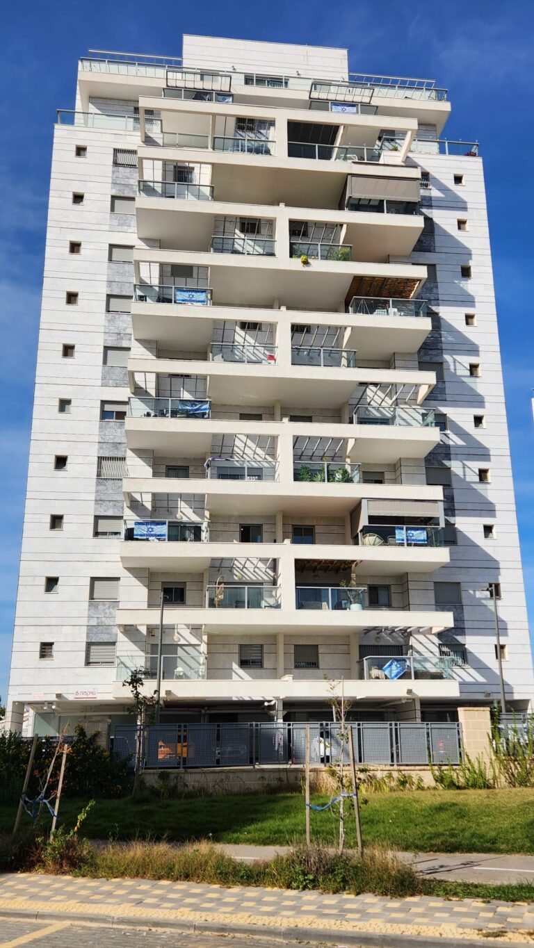 תמונת בניין שקמה 6 צד קדמי